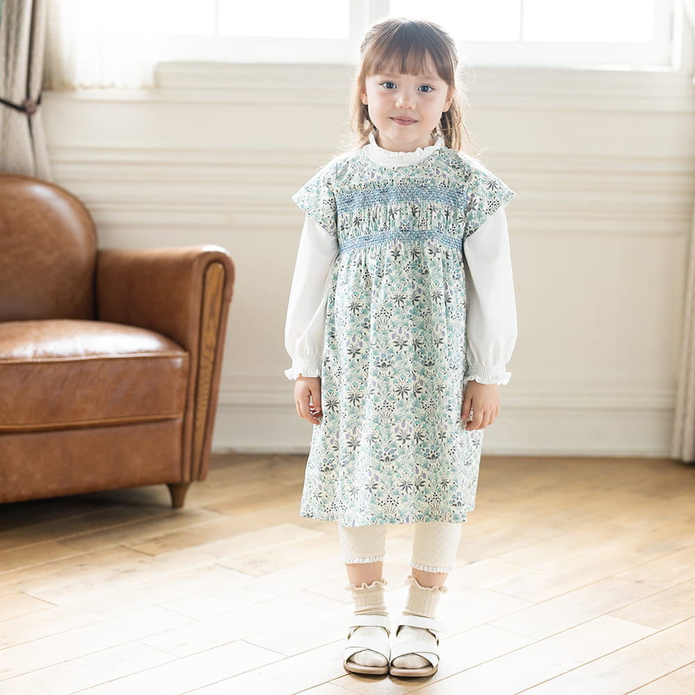 スモッキングワンピース